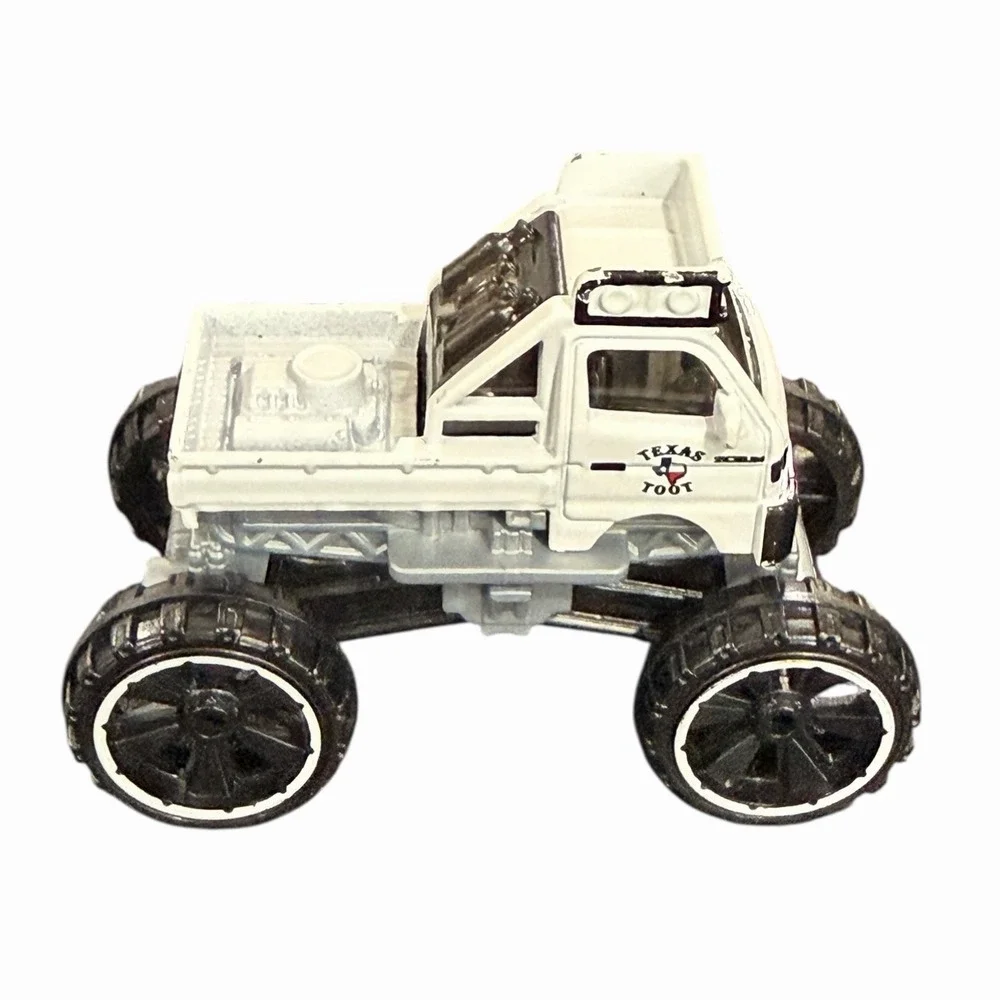 Lot Of 2 Hot Wheels‎ Mazda Autozam Army Tan & White Texas Toot Dream Garage Toys